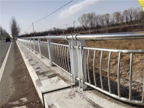 不锈钢复合管安全防护栏 桥梁河道防护栏 道路防撞护栏
